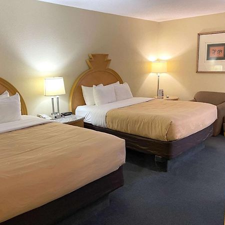 Quality Inn & Suites Greenfield I-70 Luaran gambar