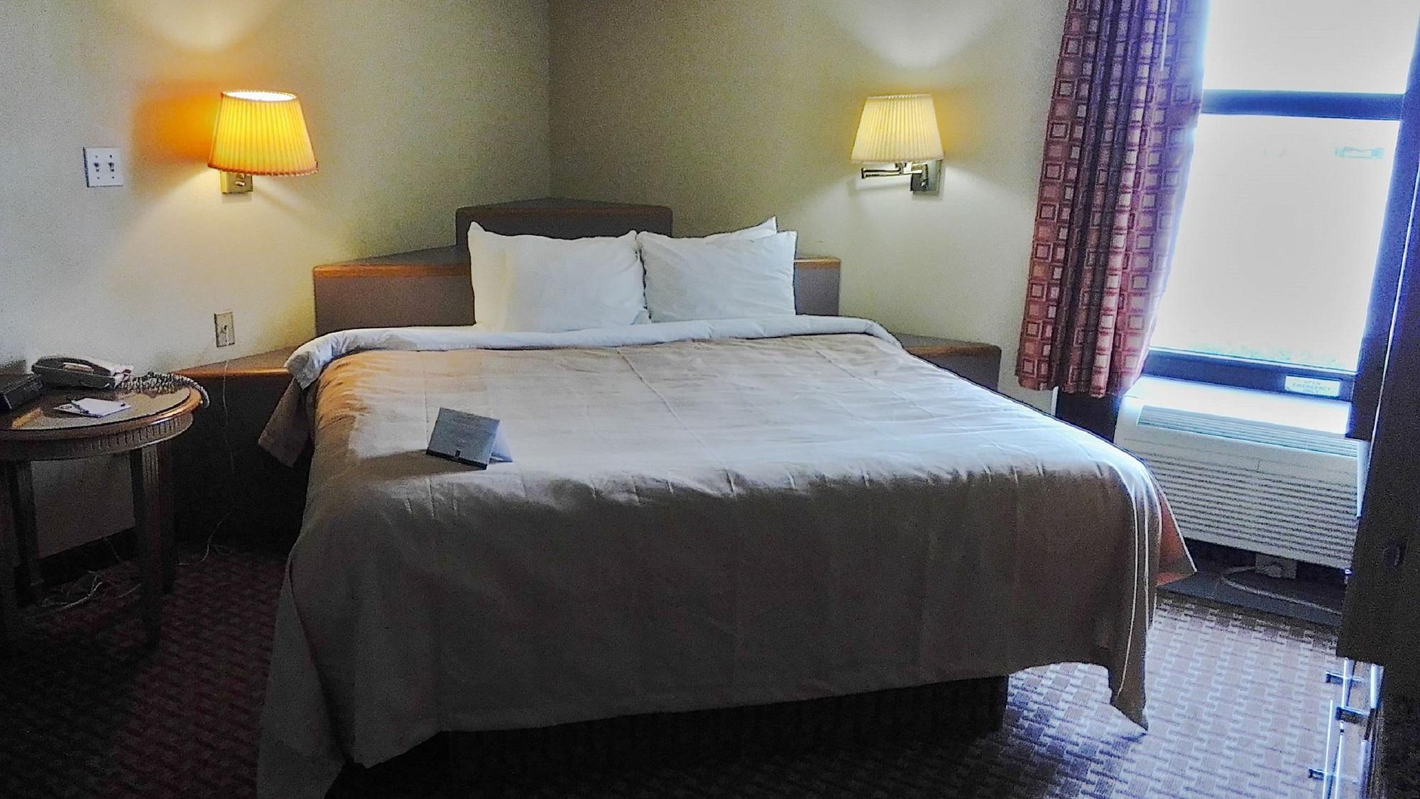 Quality Inn & Suites Greenfield I-70 Luaran gambar
