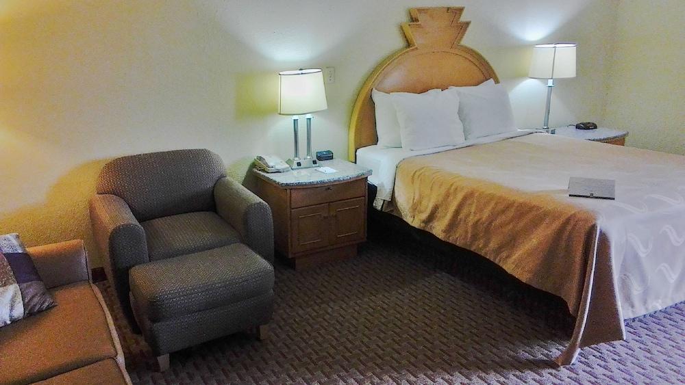 Quality Inn & Suites Greenfield I-70 Luaran gambar