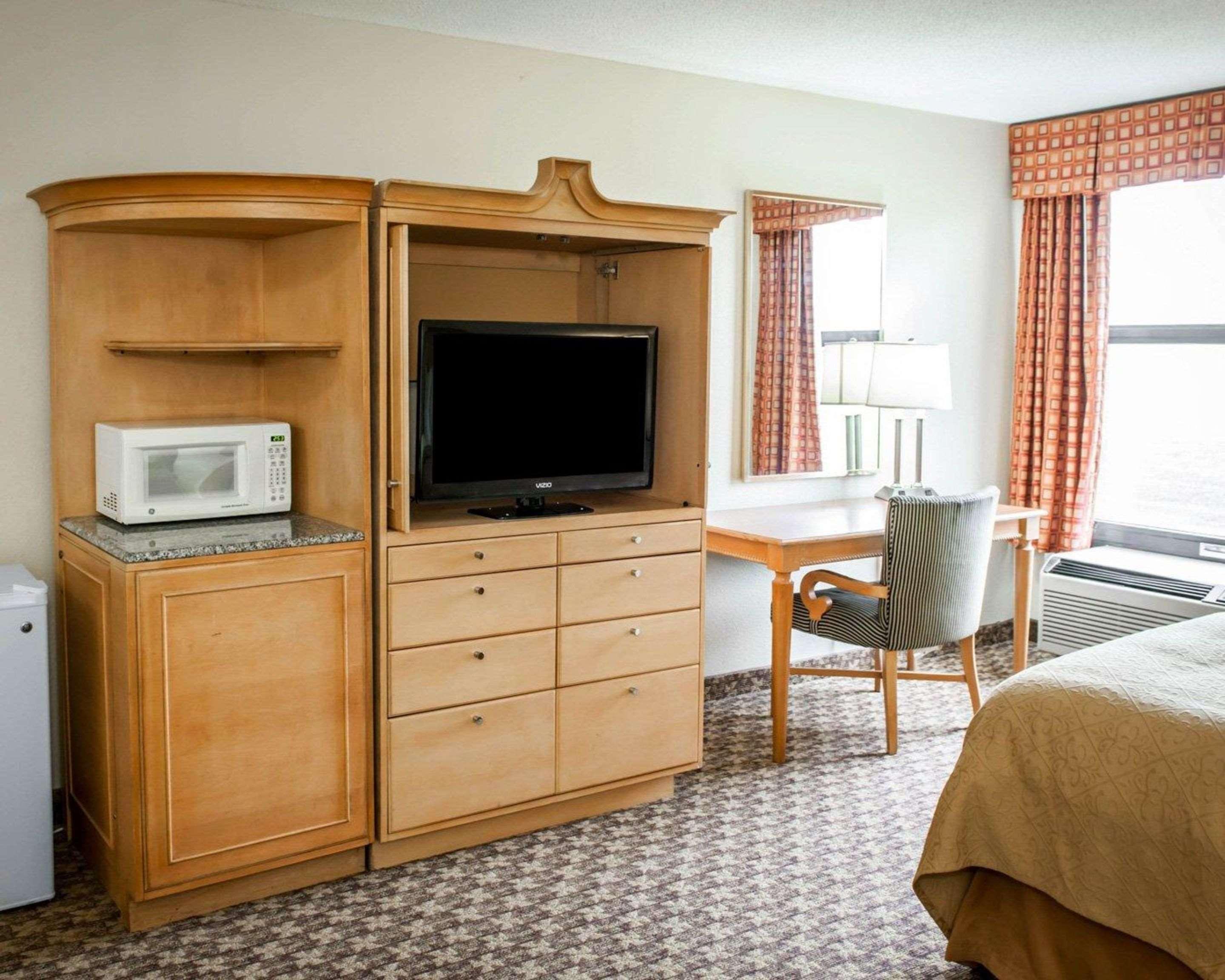 Quality Inn & Suites Greenfield I-70 Luaran gambar