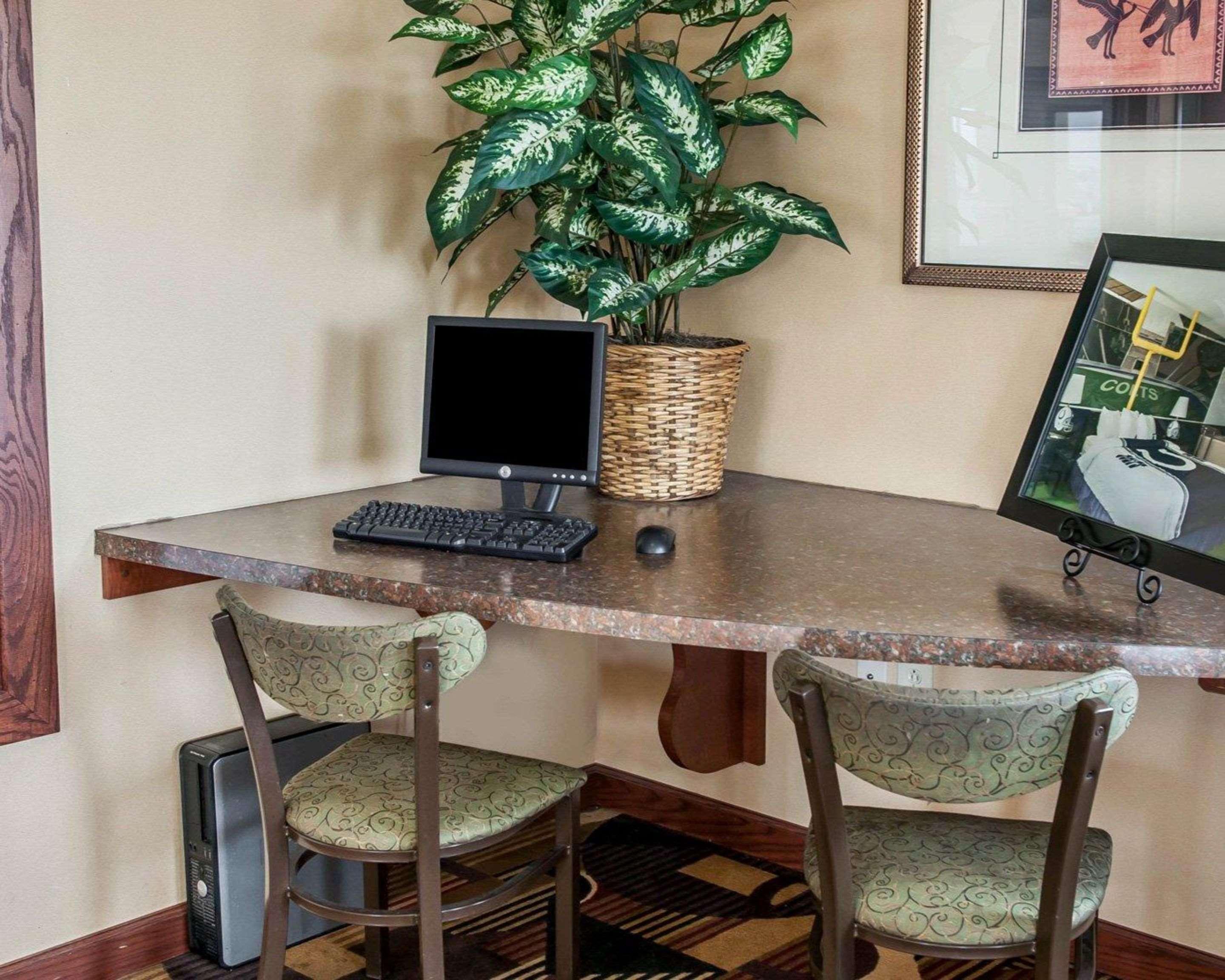 Quality Inn & Suites Greenfield I-70 Luaran gambar