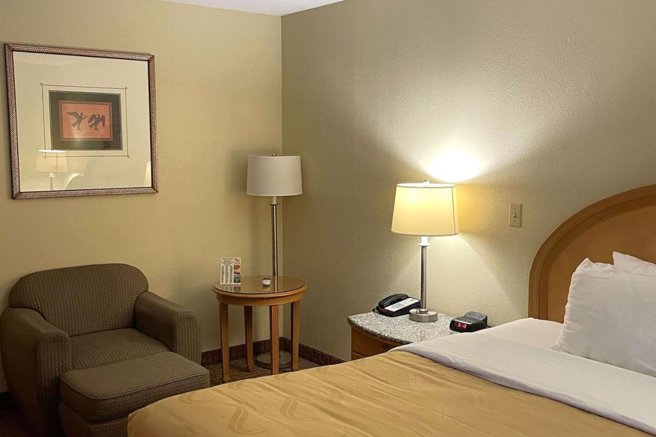 Quality Inn & Suites Greenfield I-70 Luaran gambar