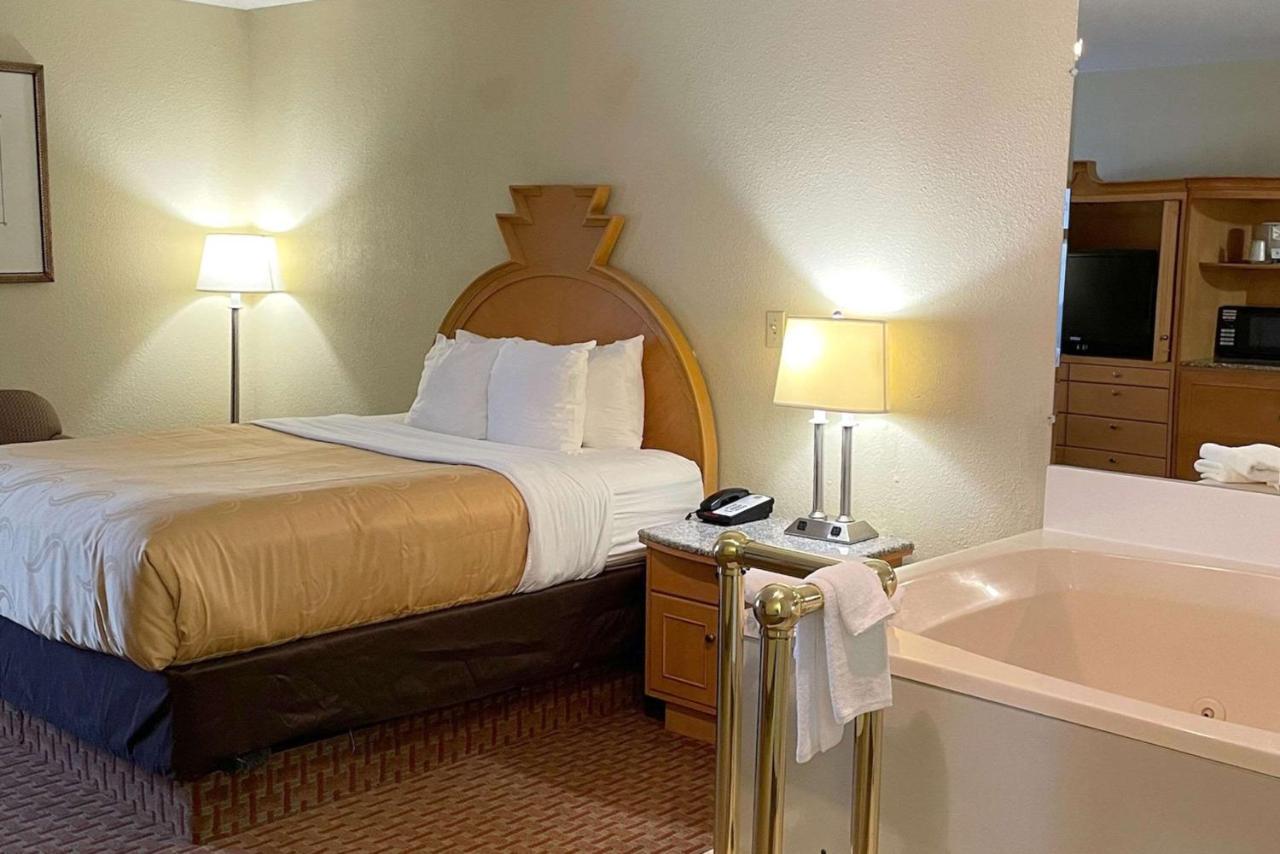 Quality Inn & Suites Greenfield I-70 Luaran gambar