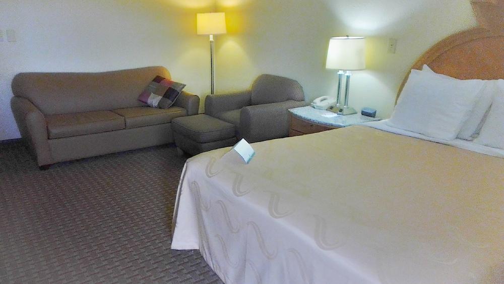 Quality Inn & Suites Greenfield I-70 Luaran gambar